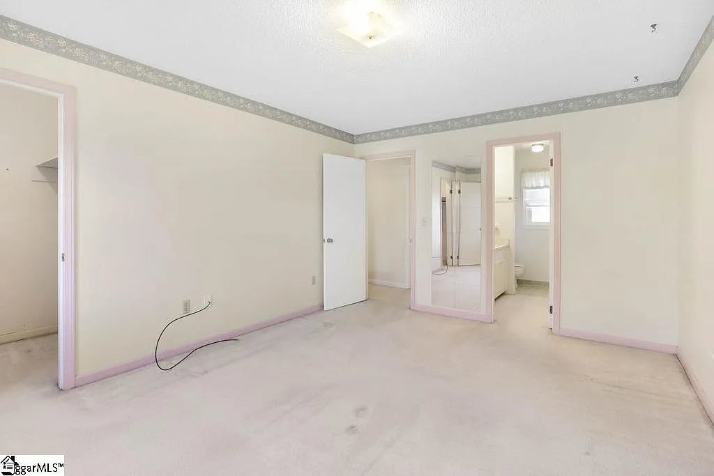 108 Whitestone Ave