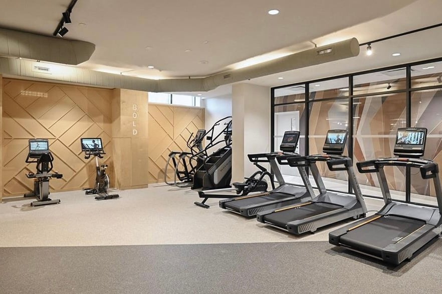 2495 Eglinton Avenue W 1703