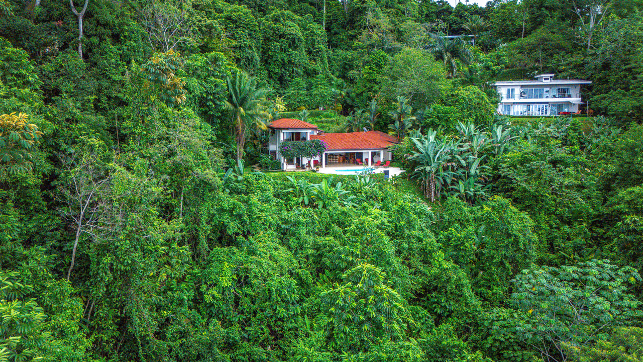 Private Luxury Villa with Whale Tail Ocean View Close to Downtown Uvita