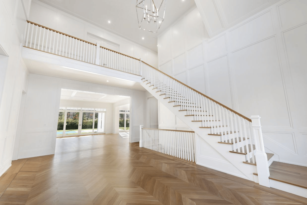 428 Edge of Woods Rd