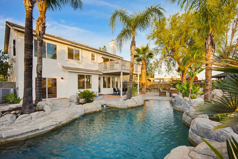 39912 Hillsboro Cir