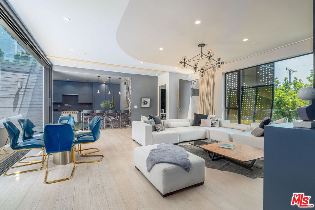 Meridian Reserve, Franklin Ave, 90046