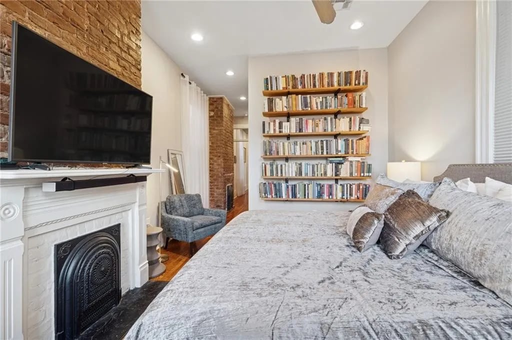 1227 Annunciation St