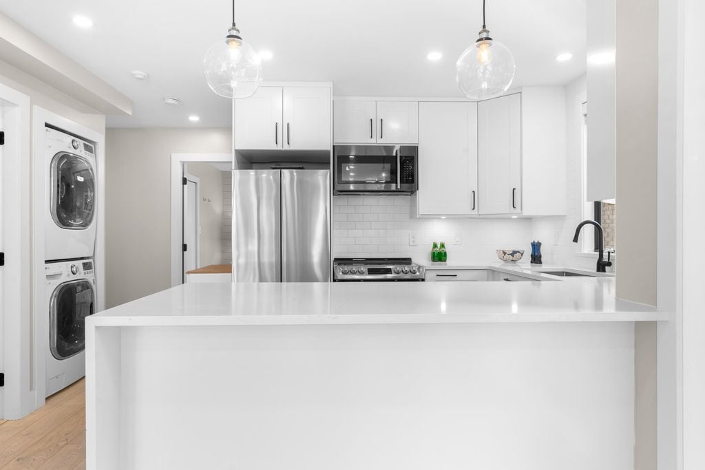 1702 Chesterfield Ave, #104