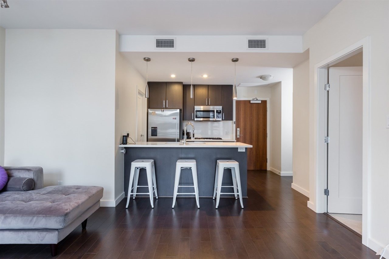 38 W 1st Ave, #320