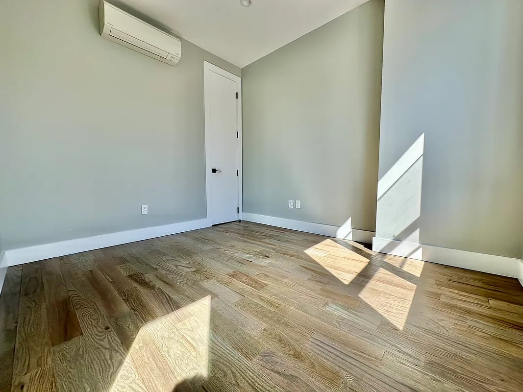 254 Melrose St 4B