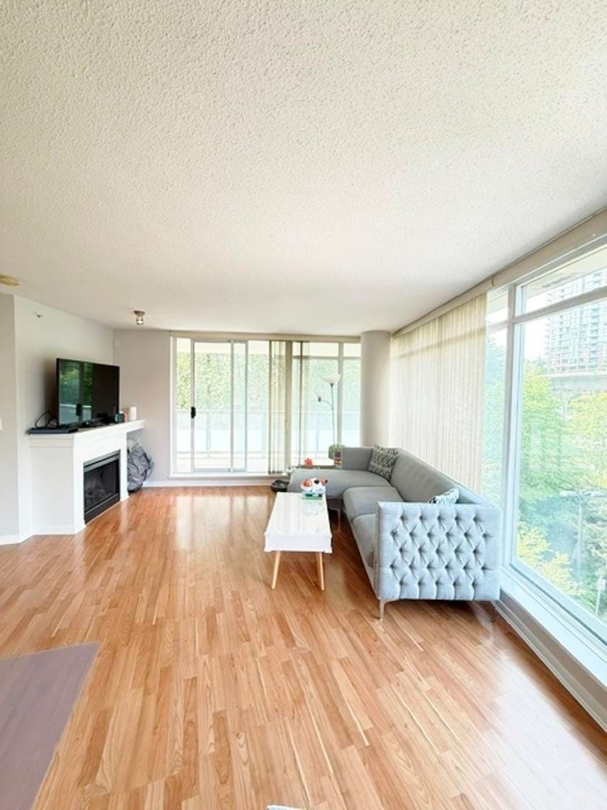 502-2133 Douglas Road