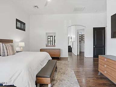 5311 E Gray Wolf Trail
