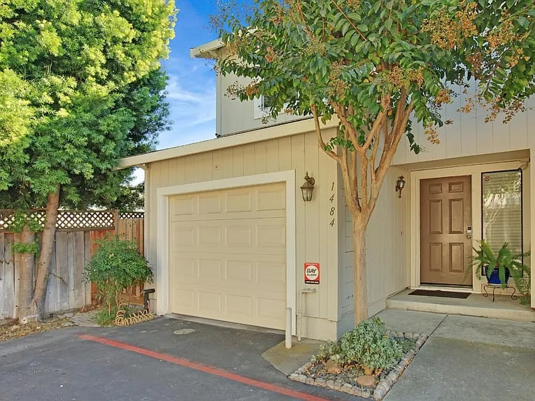 1484 Calabazas Blvd