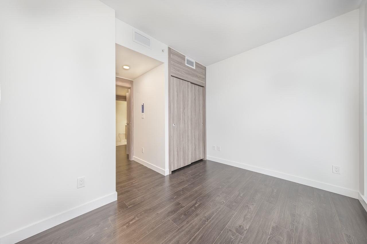 1102-9887 Whalley Blvd