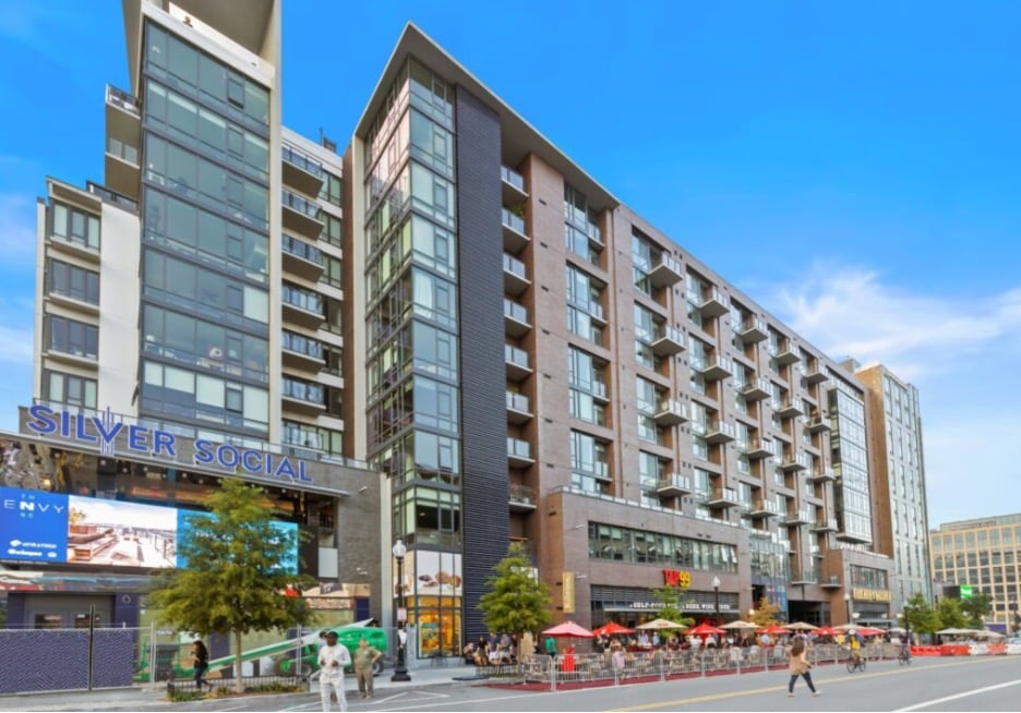 70 N St SE N913