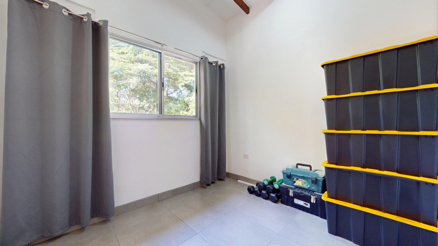 2 Bedroom Solar Home with Creek Frontage
