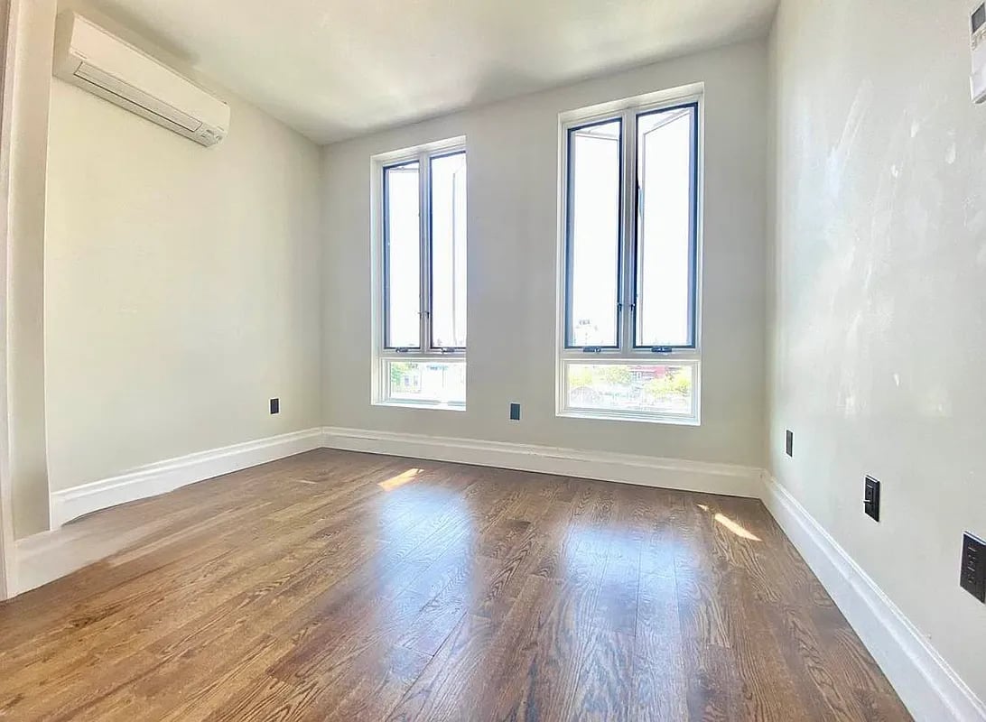 83 Stockholm Street 3B