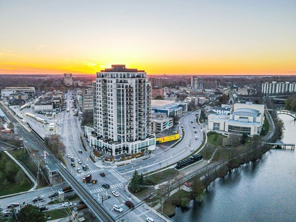 160 Macdonell St W Unit: 1508
