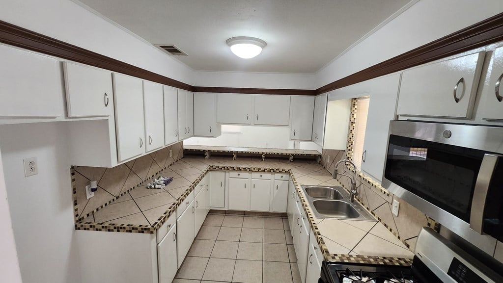 2314 Ralph Dr