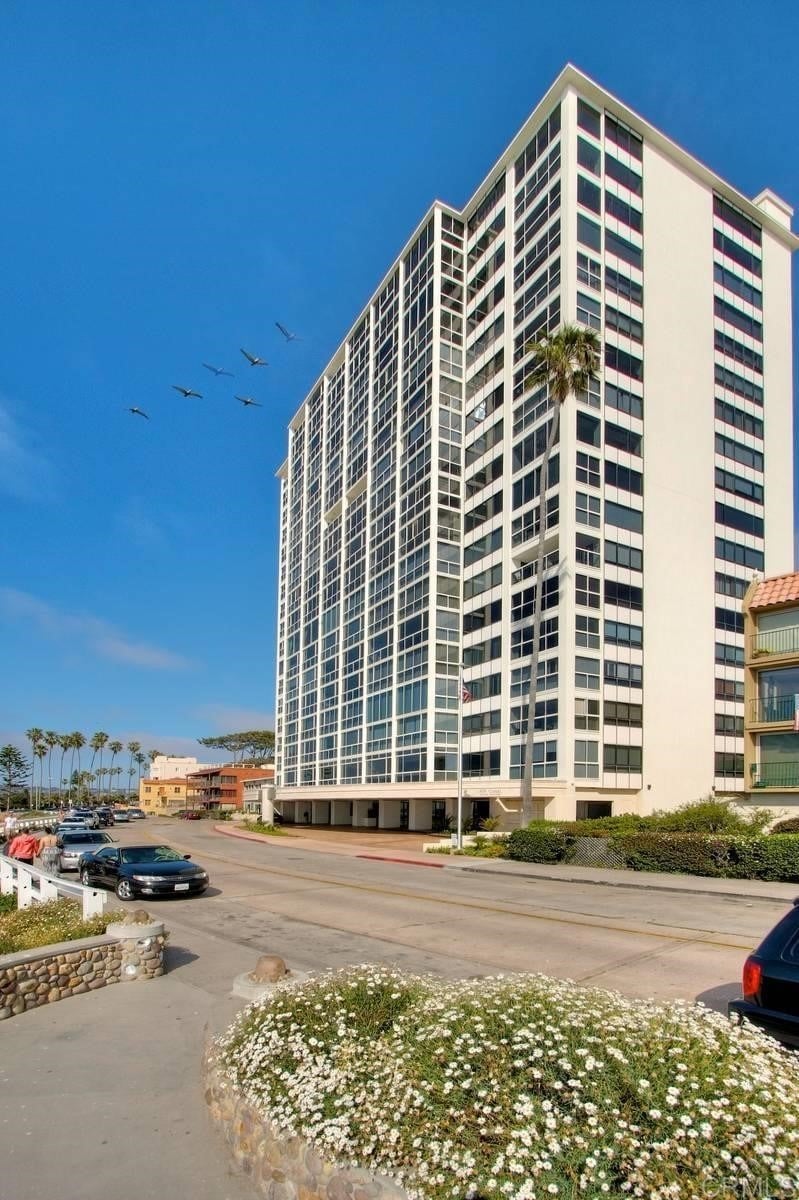 939 Coast Blvd, Unit 4C