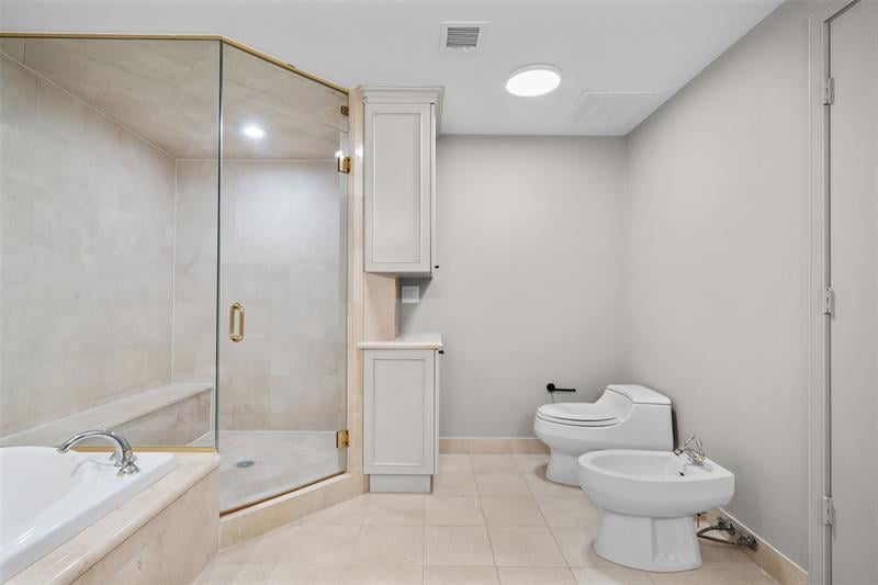 2100 N Ocean Blvd: Unit 18D