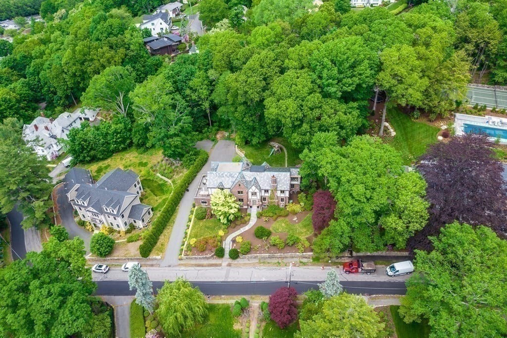 32 Maugus Ave