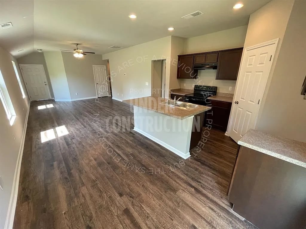 11600 Annette Dr