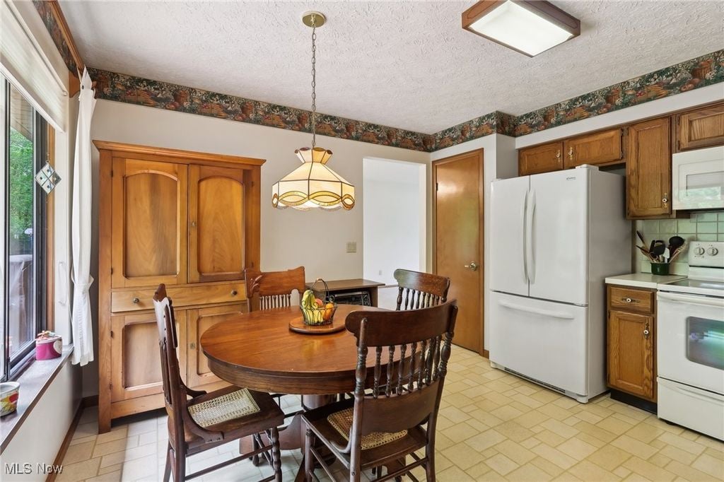 9110 Bernwood Ct