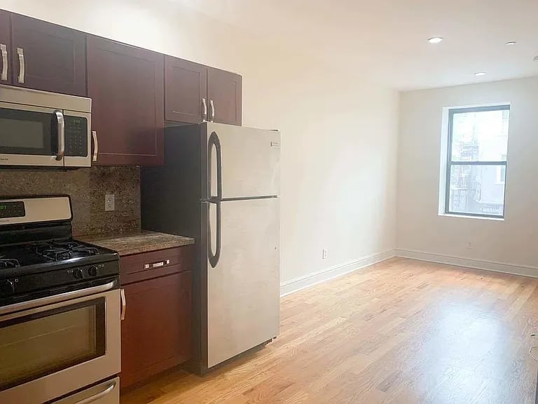 153 Greenpoint Ave, #2F