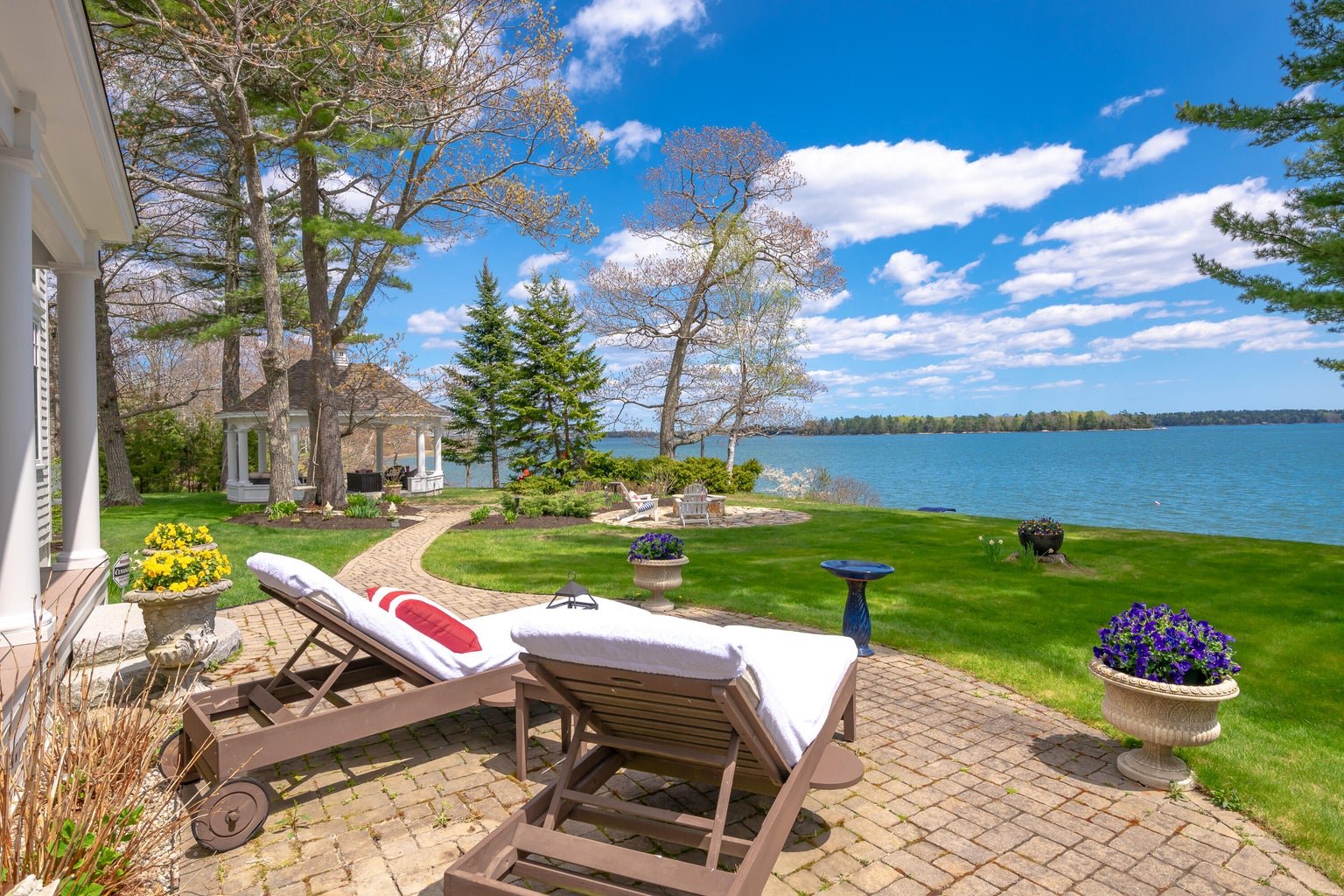 373 Lower Flying Point Road, Freeport