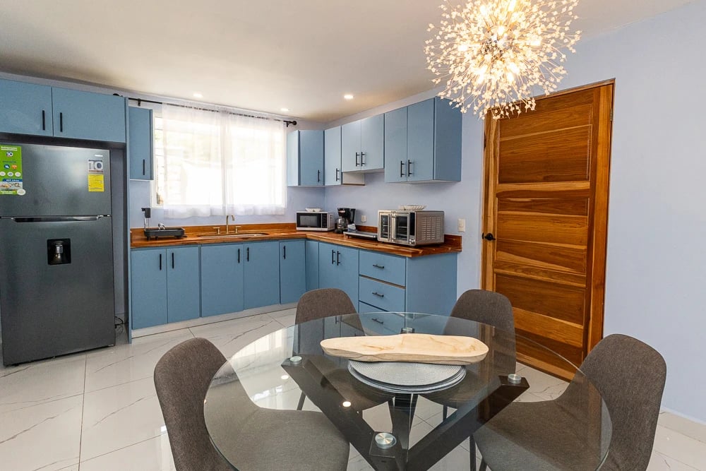 Turnkey Tropical Investment Contemporary Villa near Marina