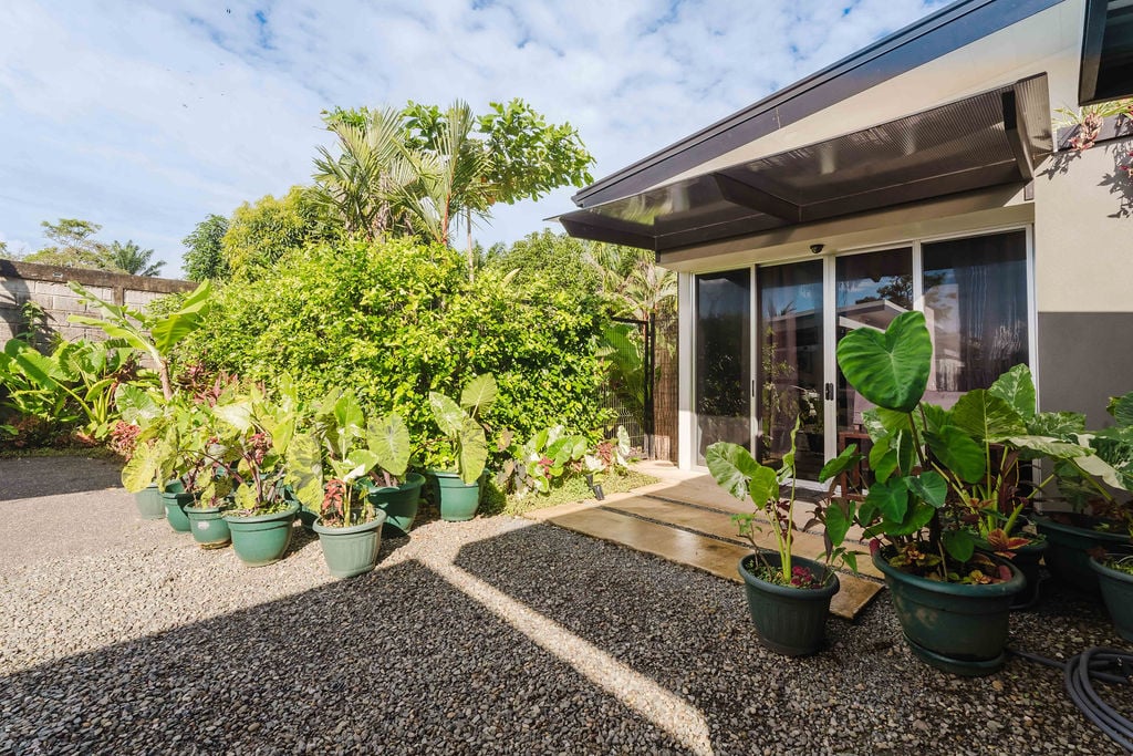 4 Boutique Rental Villas Plus Main House with Private Pool