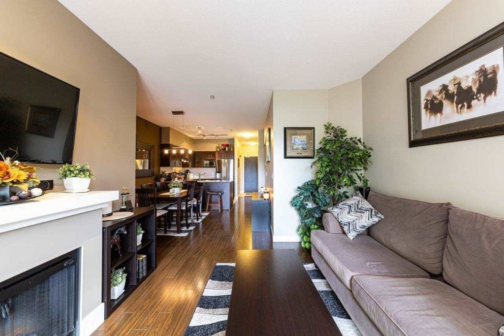 1633 Mackay Ave, #109