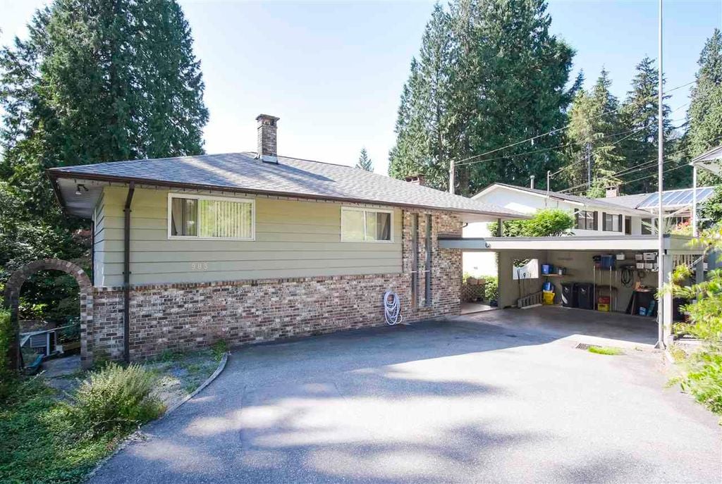 983 Wellington Dr