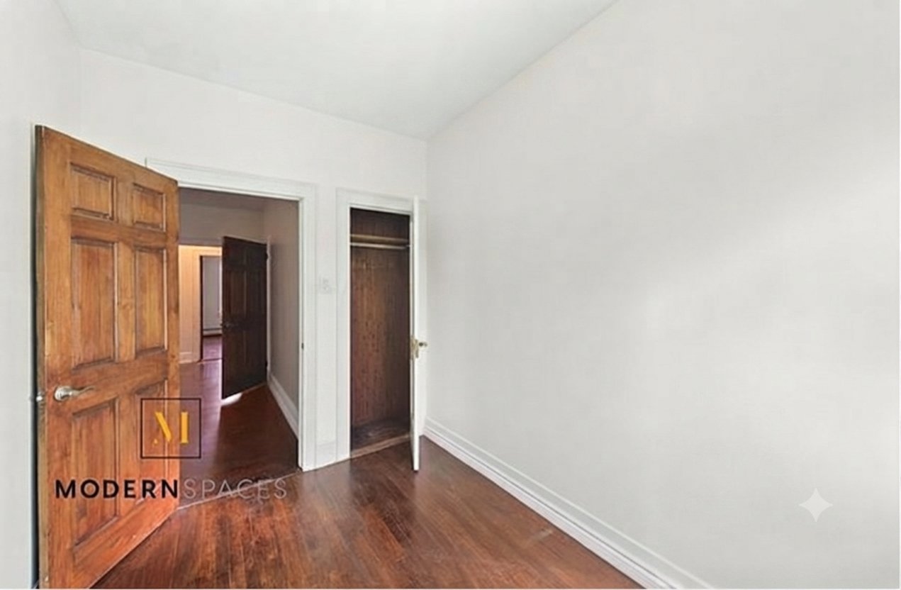 Woodside/Sunnyside Three Bedroom Apartment!