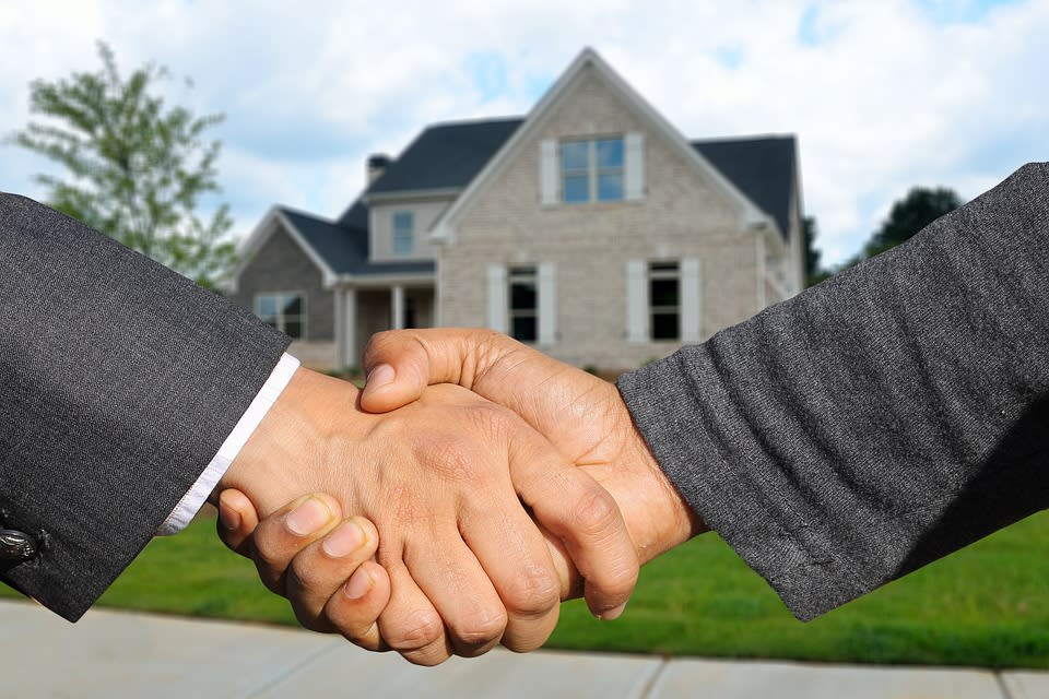 Everything Sellers Should Know About All-Cash Offers