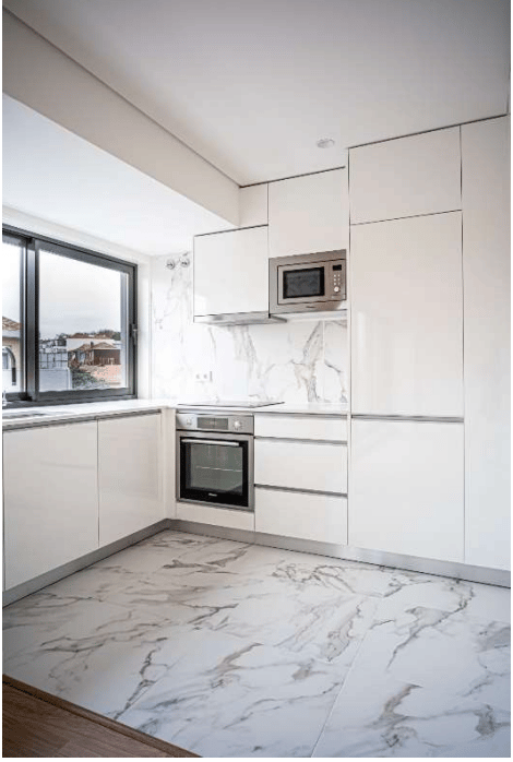 Elegant 3-Bedroom Apartment in the Heart of Porto – Steps from Downtown Charm