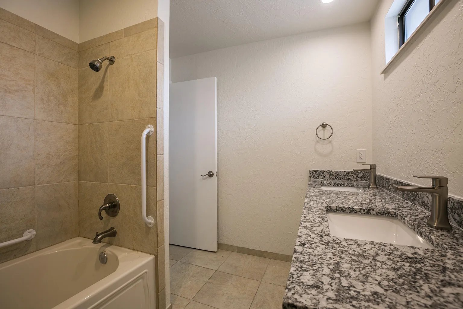 621 Monte Alto Dr NE