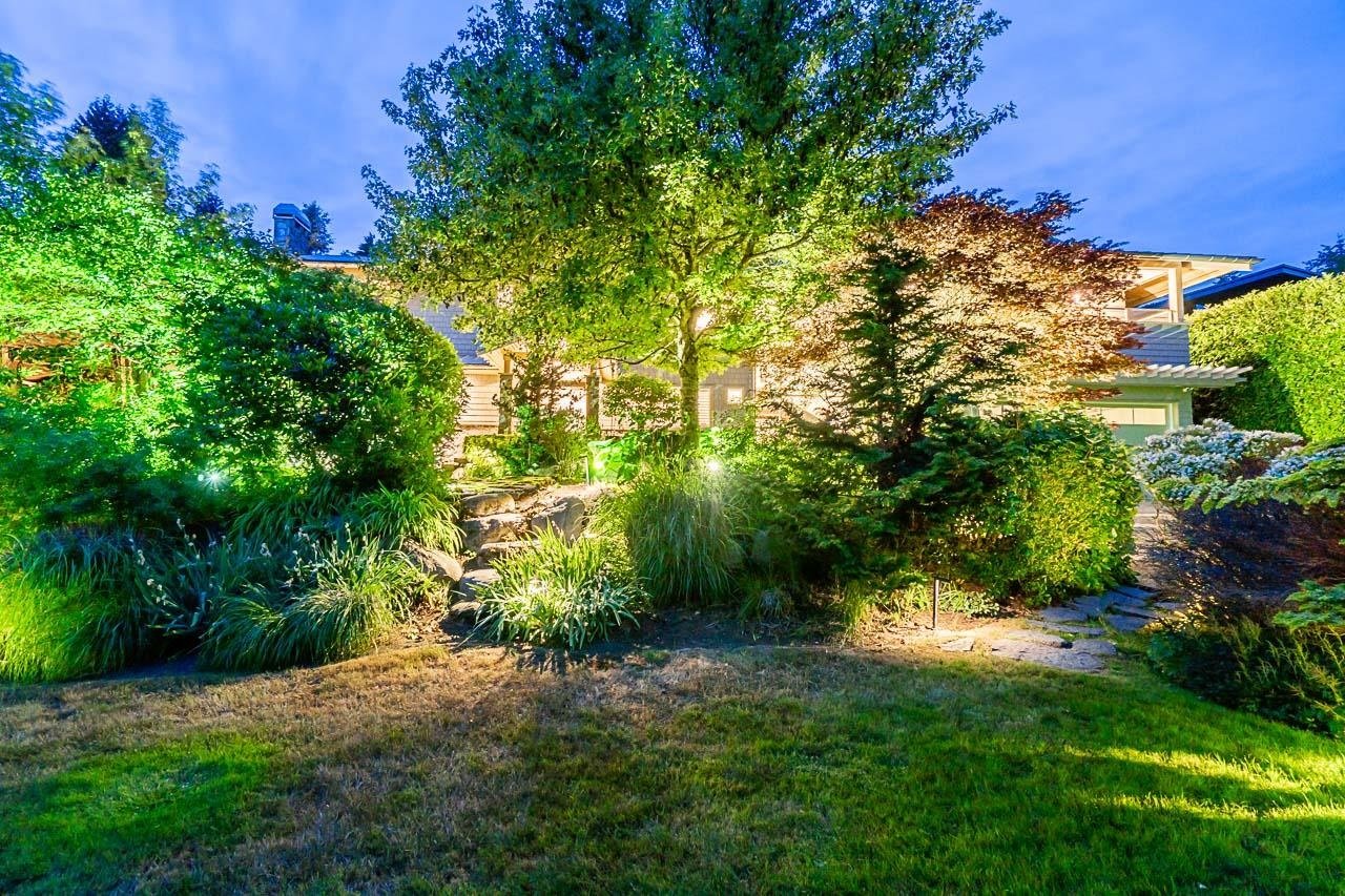 2920 Altamont Cres