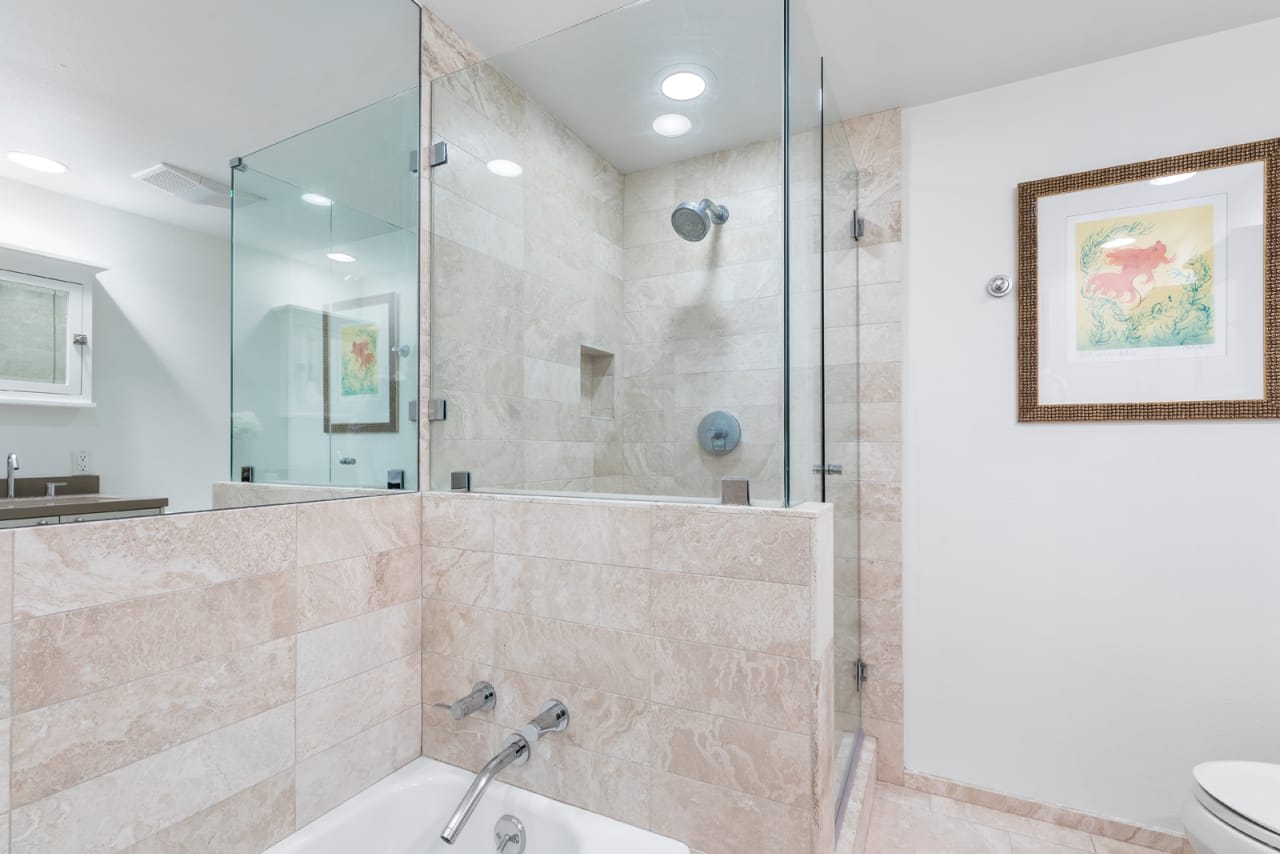 137 S Palm Drive #406