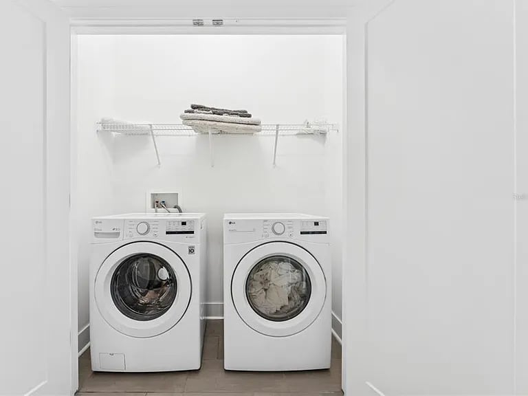 4810 W McElroy Ave #5