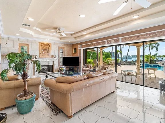 1010 Pine Point Road