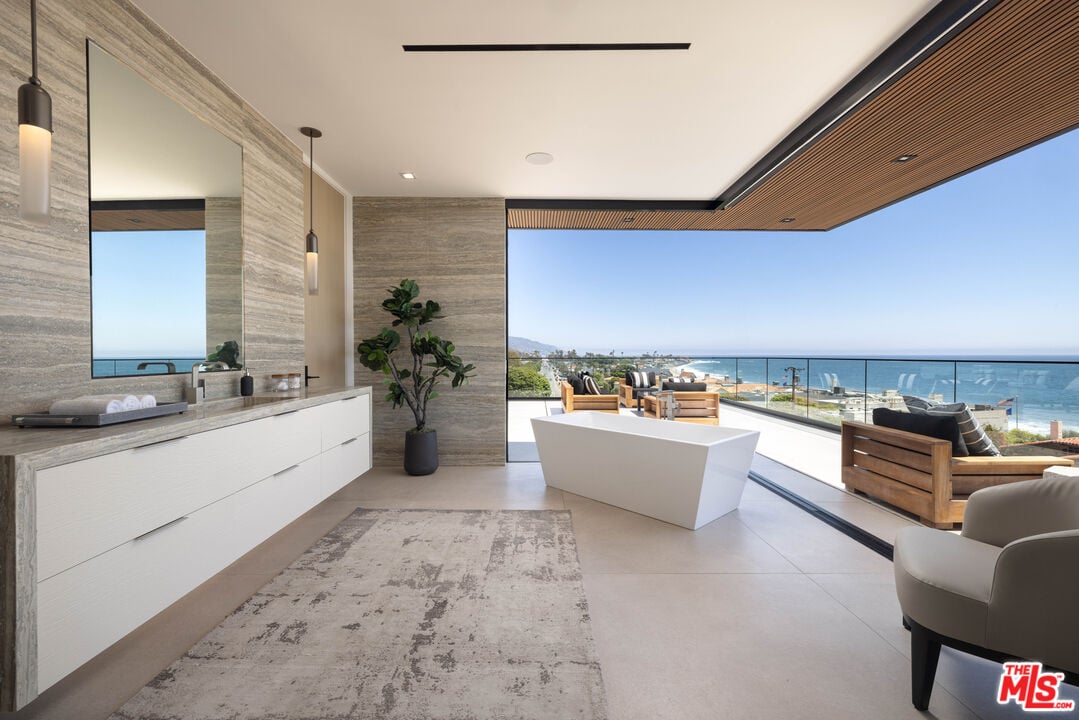 Zenith Horizon, Malibu Rd, 90265