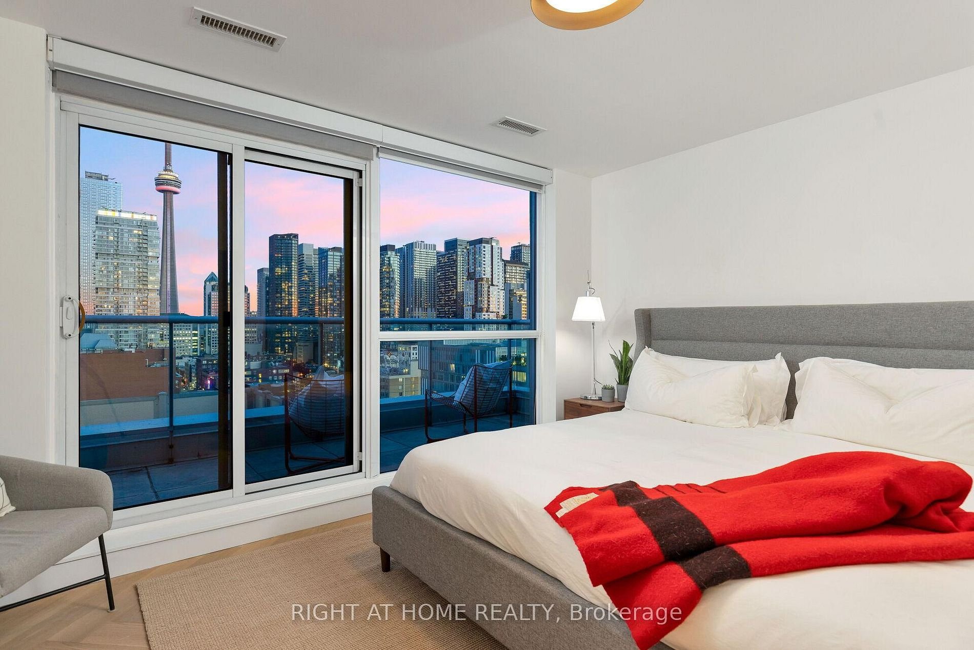 PENTHOUSE AT 9T6