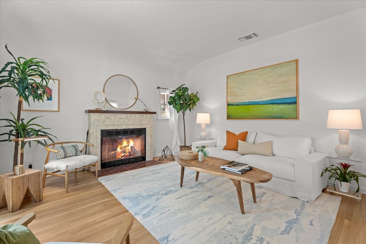 "Island living" in Studio City