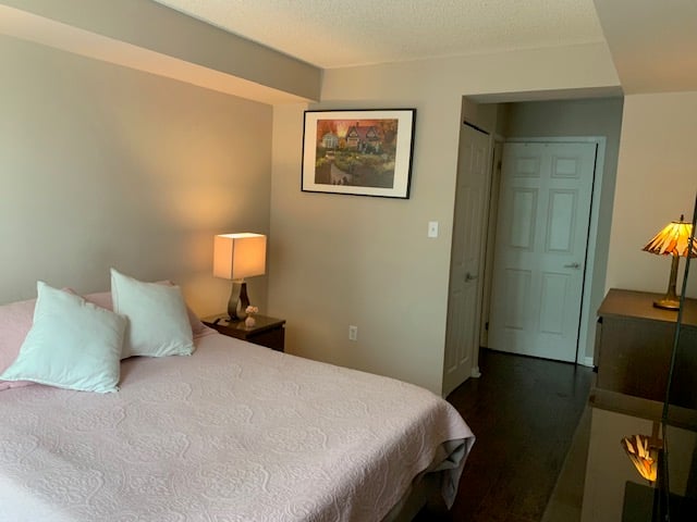 23 Lorraine Drive E 817, Toronto, ON 