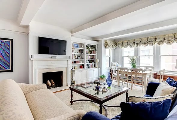419 East 57th Street Unit: 13F