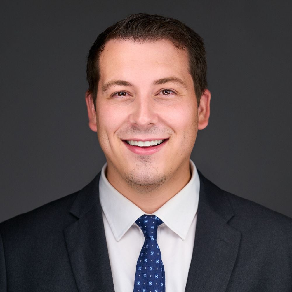 Kevin Evaro Fresno CA, Real Estate Broker Associate Headshot