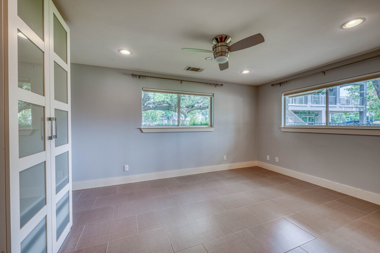 1704 Bluebonnet Lane