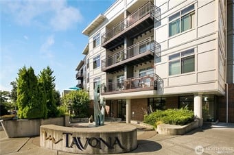 3333 Wallingford Avenue N #303