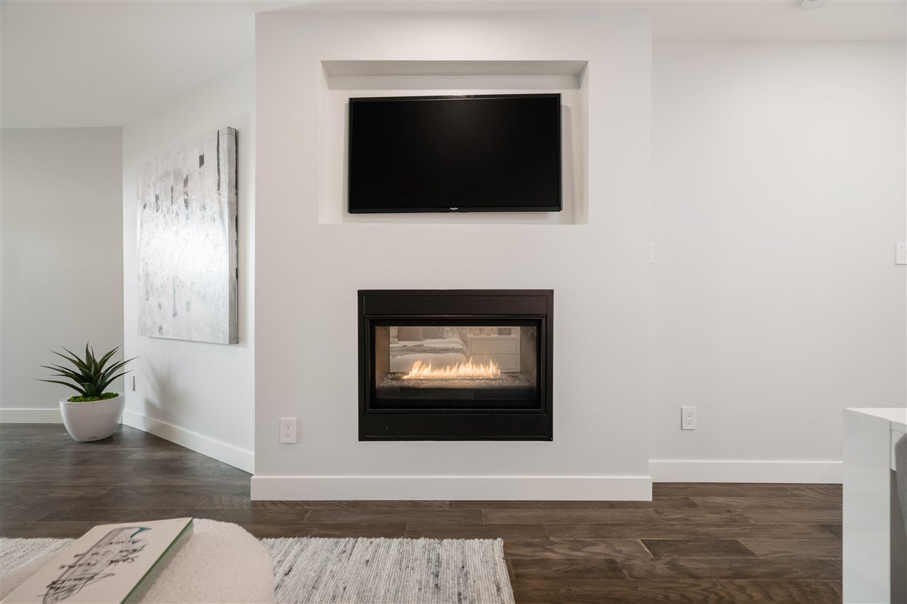 G03-1823 W 7th Ave