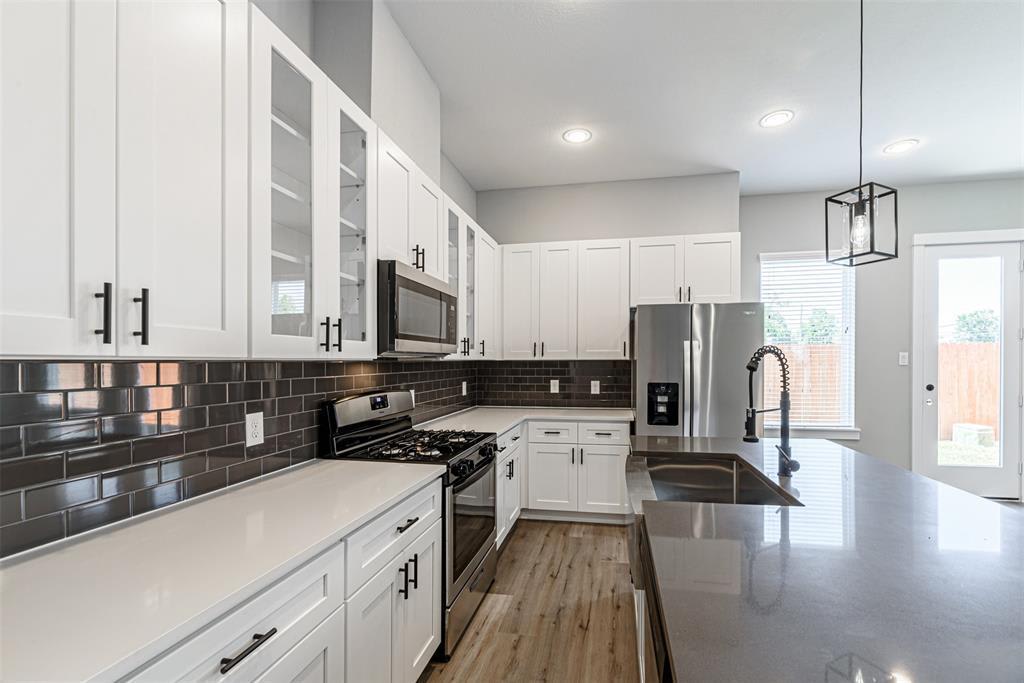 6704 Parker Oaks Ln