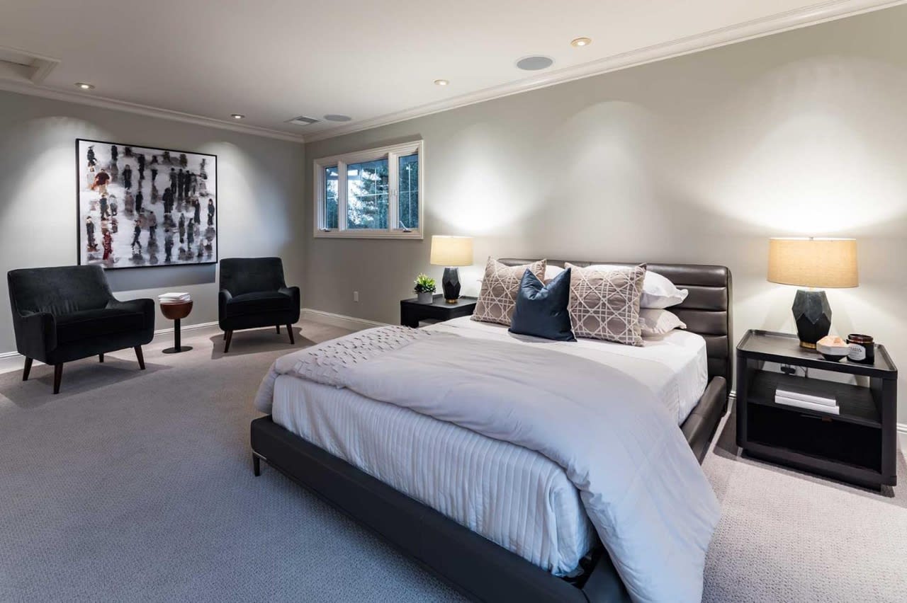 700 La Mesa Dr