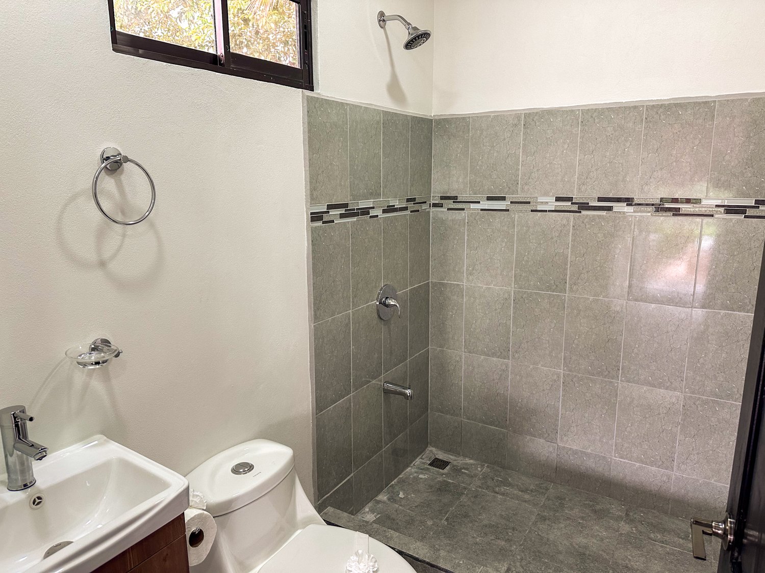 Reduced! Tinamastes Home with Panoramic Ocean and Mountain Views
